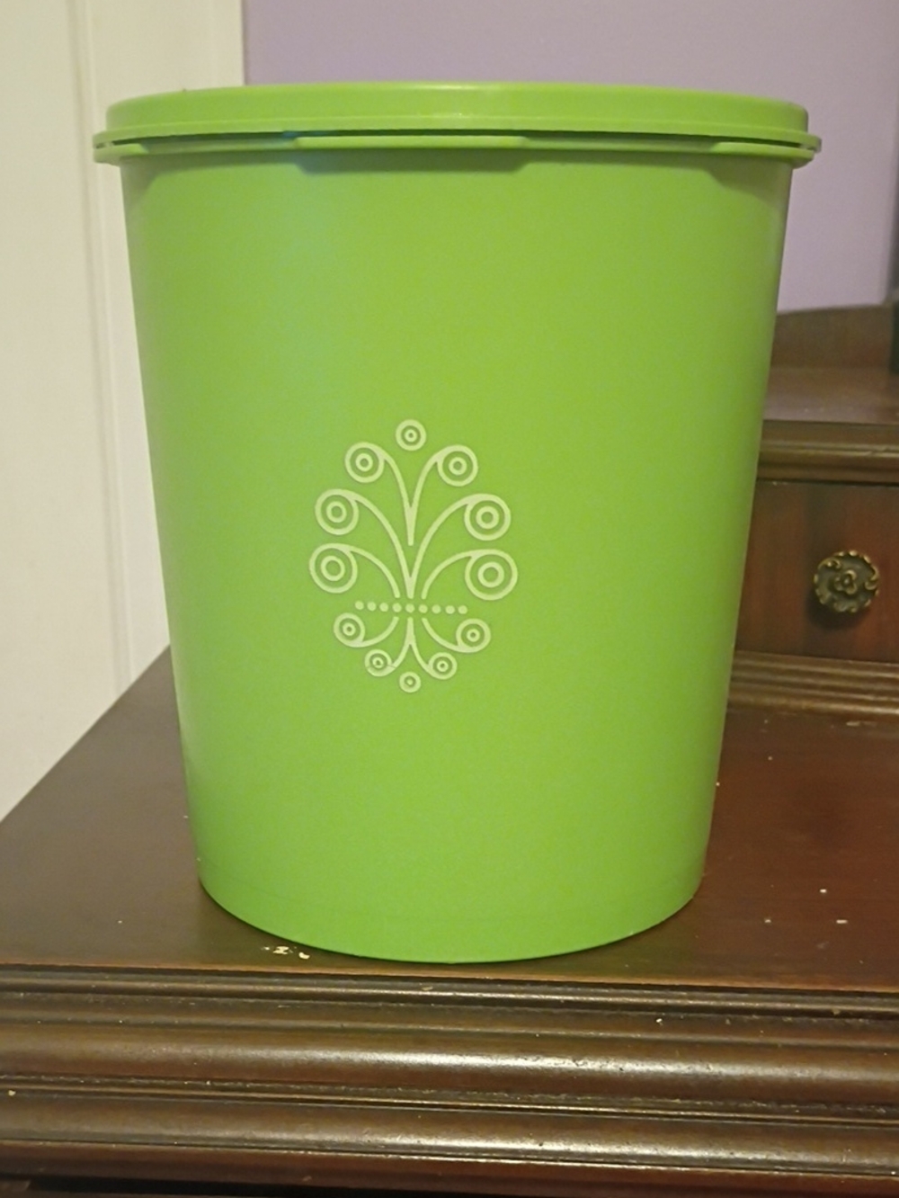Tupperware Apple Green Servaller #807